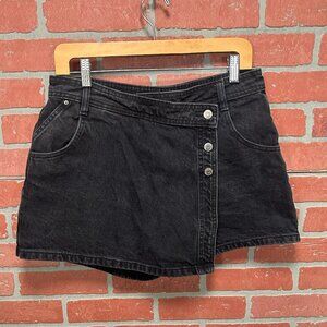 Zara Women's Black Denim Skort / Shorts with Buttons Size Large